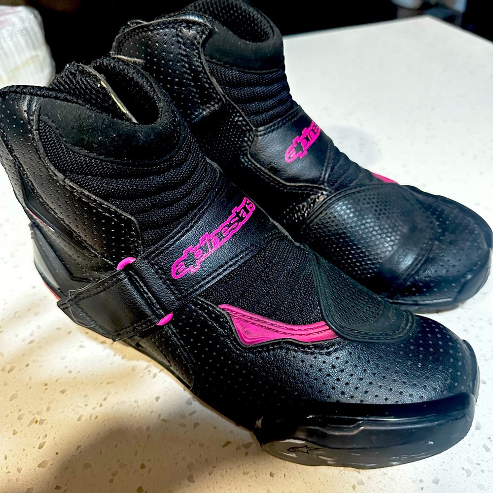 Alpinestars women’s Moto shoes